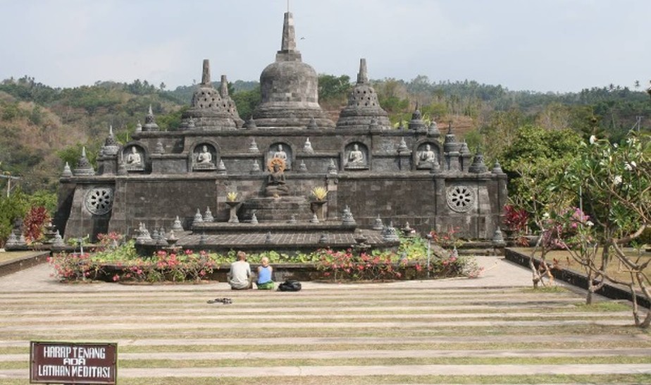 Jardins do Templo de Ulun Danu, às margens do Lago Bratan, em Bali: novos vistos visam a atrair visitantes para a ilha