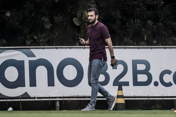 Cruzeiro encaminha acerto com Edu Dracena para o departamento de futebol.