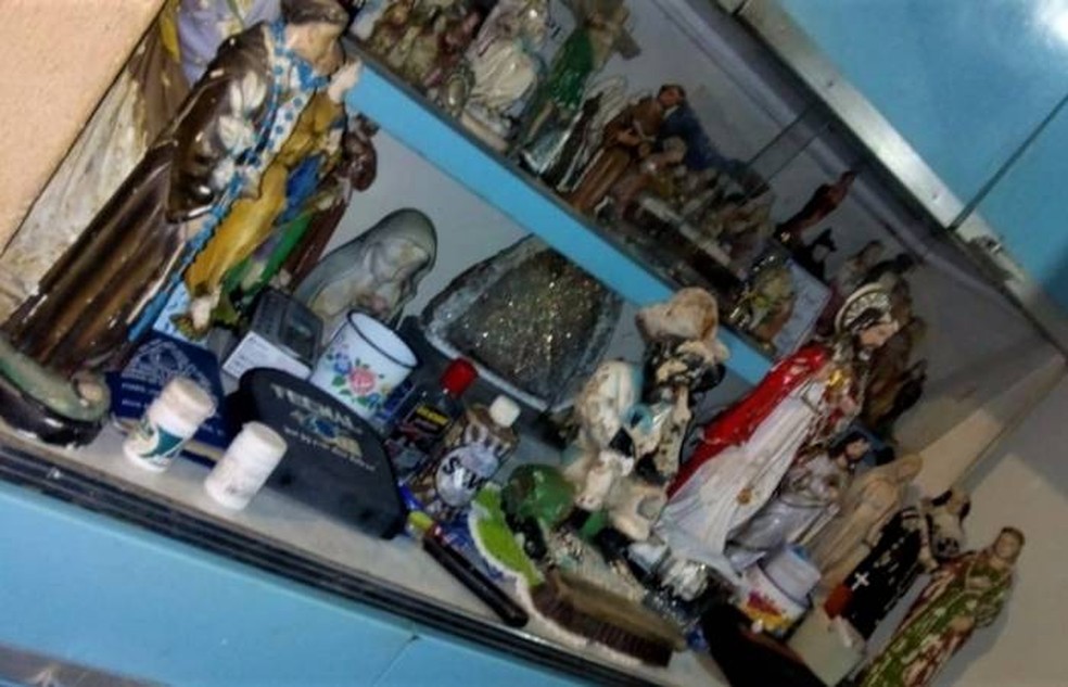 Pedreiro &eacute; preso suspeito de furtar imagens religiosas do cemit&eacute;rio de Ourinhos &mdash; Foto: Passando a R&eacute;gua/Divulga&ccedil;&atilde;o