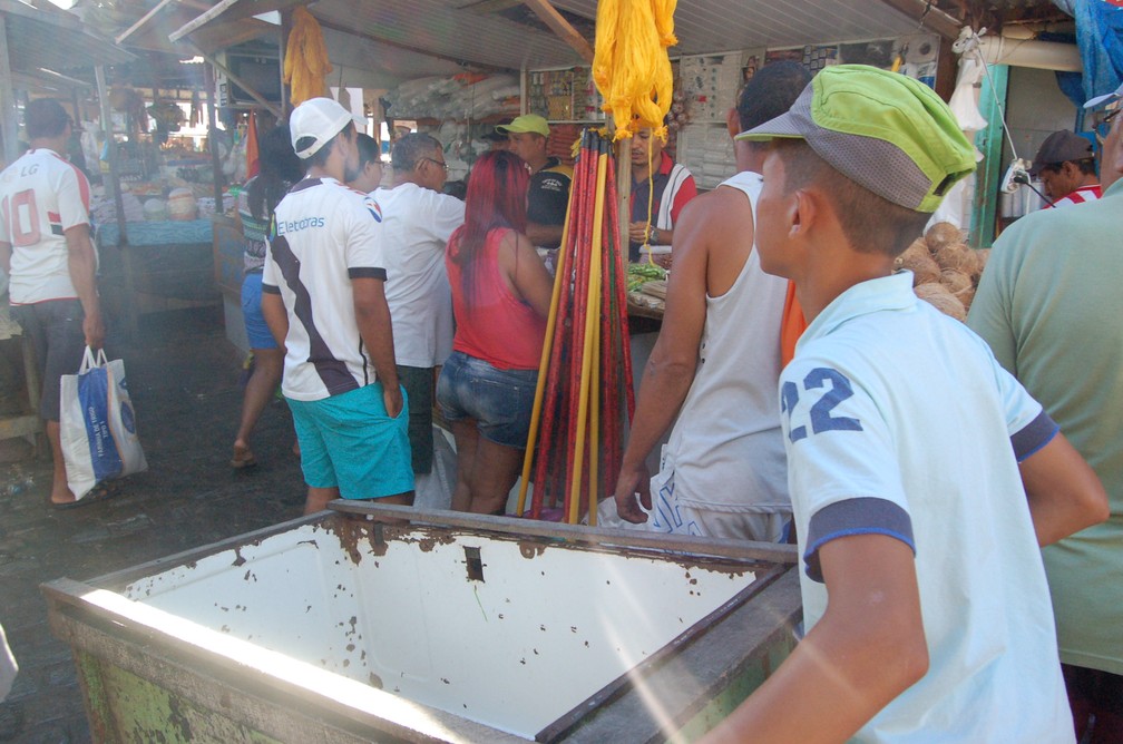 Durante fiscalização, MPT flagra trabalho infantil no Mercado da Produção, em Maceió (AL), em 2016 — Foto: Ascom/ MPT