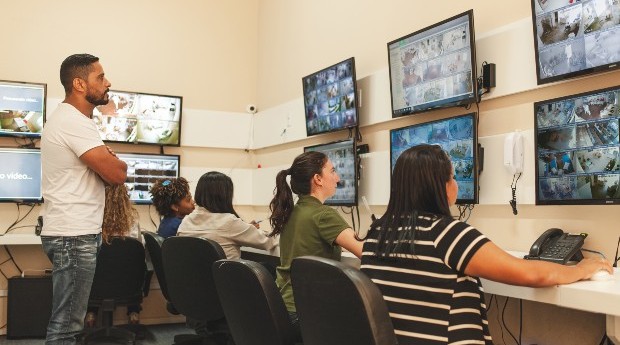 Central de monitoramento da rede está localizada em Campinas (Foto: Divulgação)