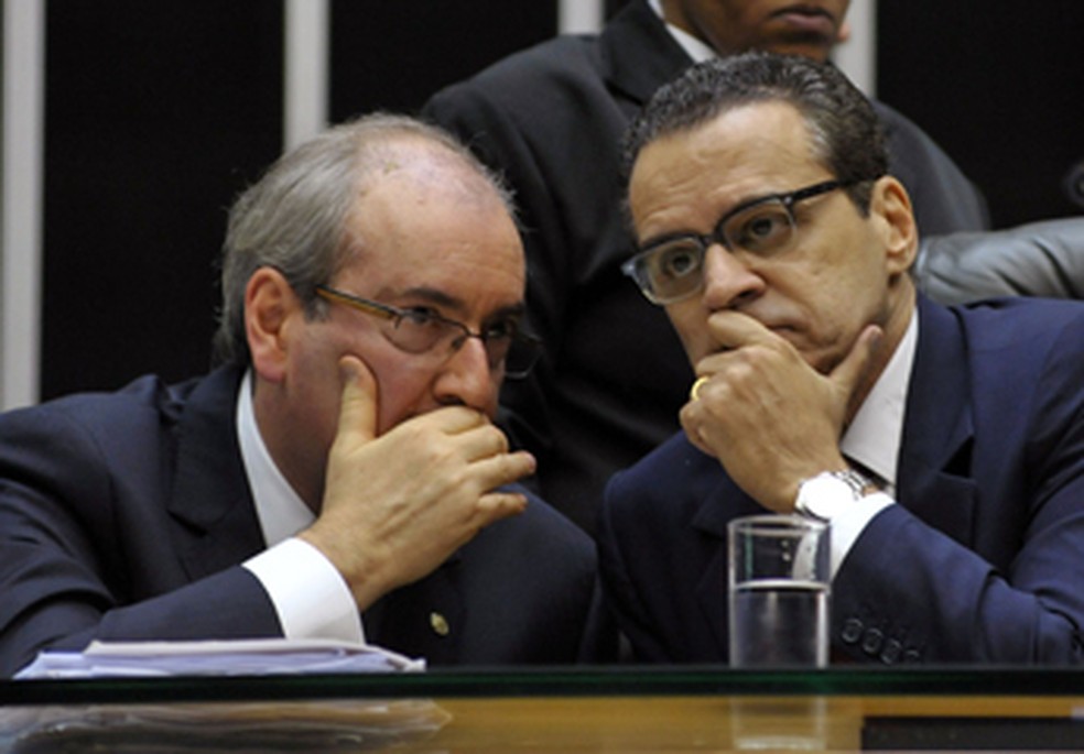 Ex-deputados Eduardo Cunha (PMDB-RJ) e Henrique Eduardo Alves (PMDB-RN), durante sessão na Câmara (Foto: Luis Macedo/Câmara)