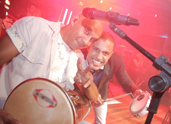 Rommero Ribeiro com o músico Thell (Foto: Alex Montanini)