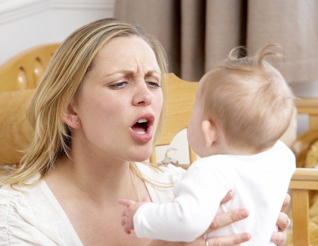 mãe e bebê_bronca_depressão pós-parto (Foto: Shutterstock)