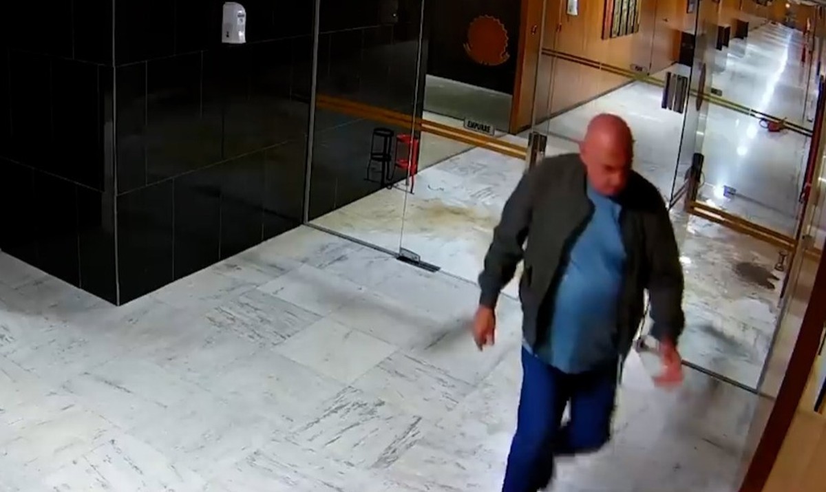 Ministros do STF veem 'incompet&ecirc;ncia', mas n&atilde;o 'participa&ccedil;&atilde;o' de ministro do GSI durante invas&atilde;o ao Planalto