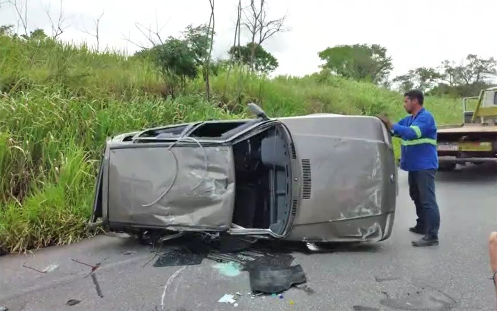 Acidente ocorreu na BR-415, entre Itabuna e Ibicaraí — Foto: Reprodução/TV Bahia
