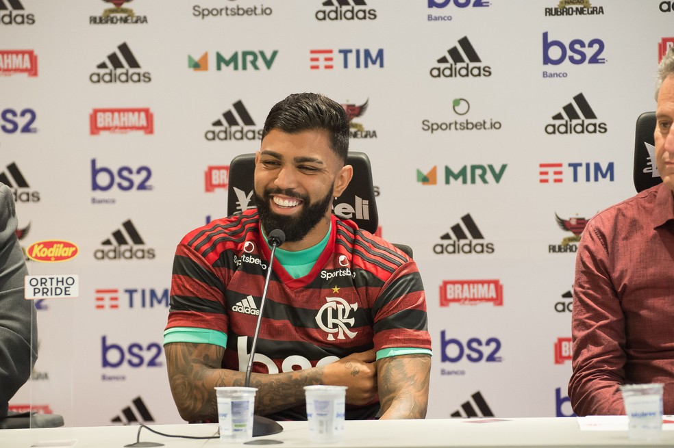 Gabigol parecia feliz com a reapresentação no Flamengo neste sábado — Foto: Alexandre Vidal/Flamengo