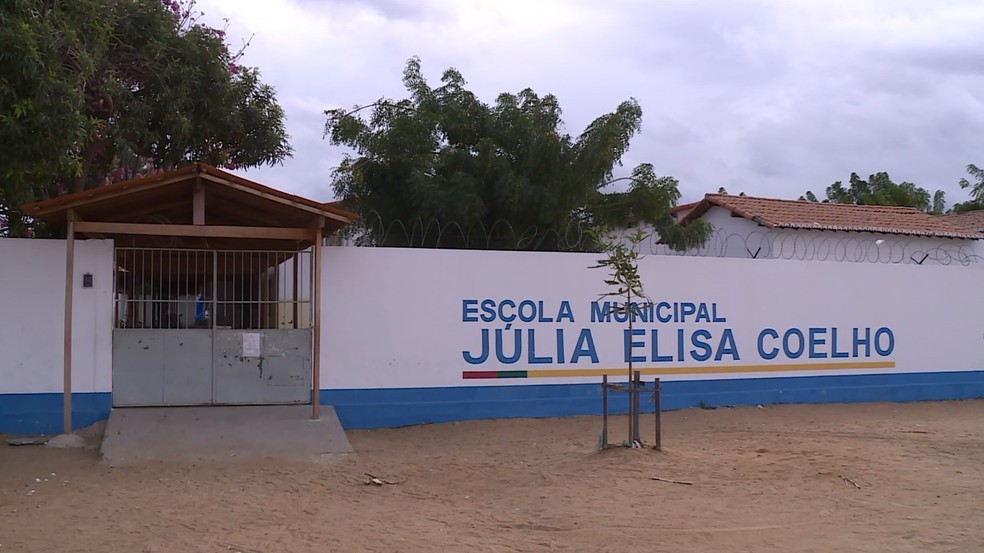 Escola Municipal Júlia Elisa Coelho — Foto: Reprodução / TV Grande Rio