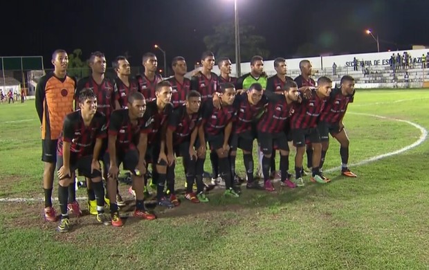 Invicto em 2014, torcida do Íbis brinca: Tem mais pontos que o Flamengo