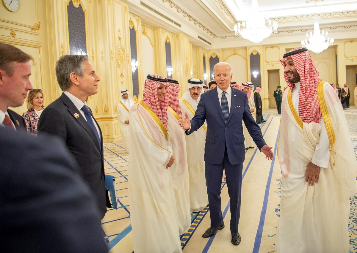 Biden se encontra com príncipe da Arábia Saudita e diz que não tolera outro caso semelhante ao do jornalista assassinado em 2018