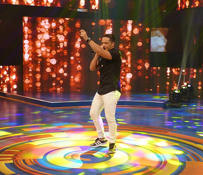 Wesley Safadão se apresenta no palco do Caldeirão do Huck (Foto: Gabriela Bispo / Gshow)