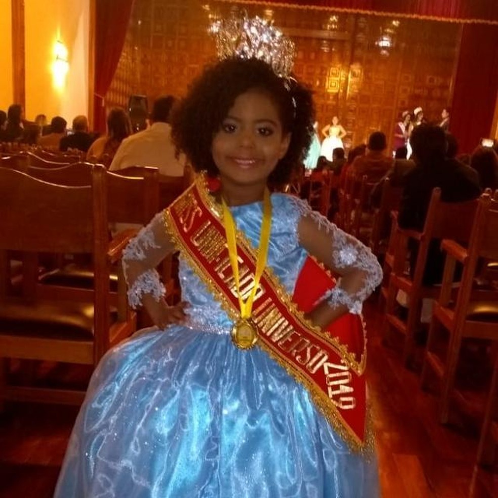 Ana Lyz foi coroada Mini Miss Universo Unificado em Arequipa no Peru — Foto: Ana Paula de Souza Damasceno/Arquivo Pessoal