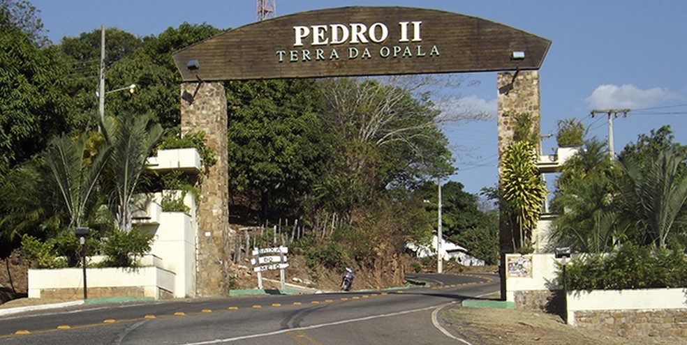 Entrada da cidade de Pedro II — Foto: Denis Arias/g1
