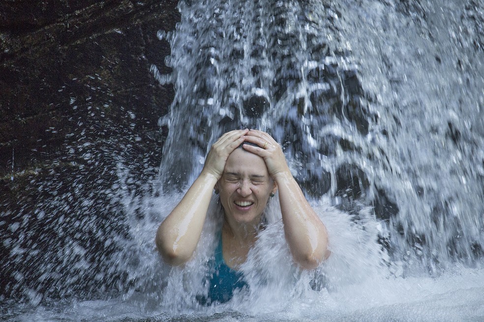 Banho de cachoeira é sempre gelado, mas valeu a pena!  — Foto: Marcio Kubo