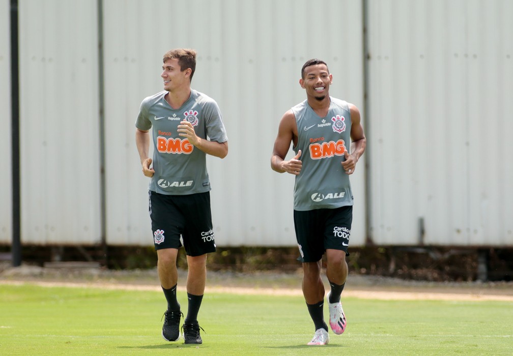 Após cirurgia, Lucas Piton pode voltar aos treinos no Corinthians