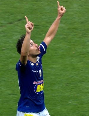 Jogadores eximem Willian de culpa pelo pênalti perdido e apoiam atacante