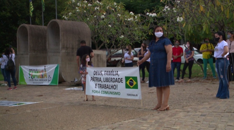 Manifestantes em Teresina — Foto: Pablo Silva/ TV Clube