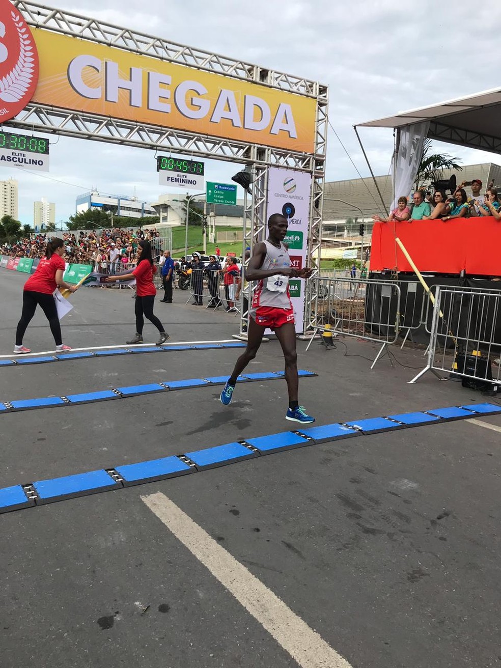 Paul Kipkorir Kipkemoi, campeÃ£o da Corrida de Reis 2019 â€” Foto: AndrÃ© Souza/ TVCA