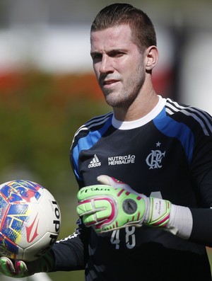 Paulo Victor defende provocações em campo, mas vê exagero de Rodrigo