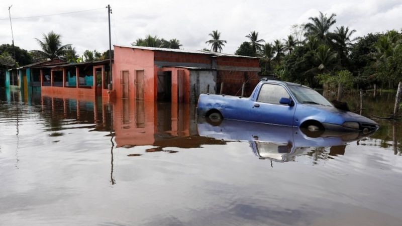 Foto de dezembro de 2021 mostra inundação em Ilhéus (BA) (Foto: Reuters via BBC News)