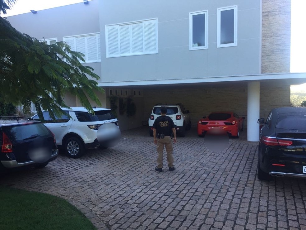 Local onde PF cumpre mandado de busca e apreensão em Bragança Paulista, no interior de SP (Foto: Polícia Federal/Divulgação)