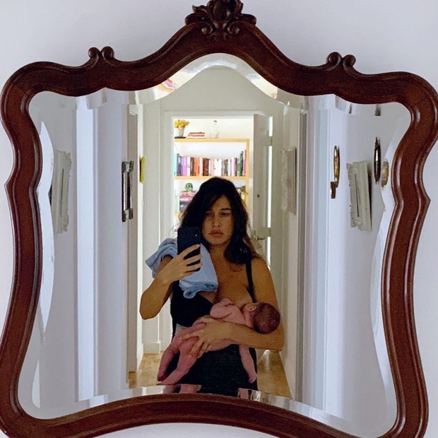 Giselle Itié mostra o dia a dia da maternidade em suas rede social (Foto: Reprodução)