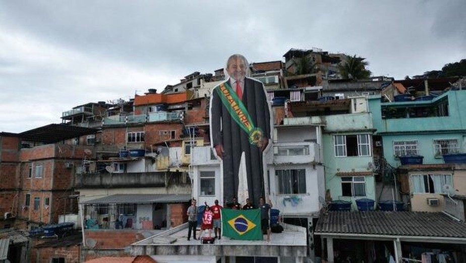 Lula Gigante no Morro do Vidigal