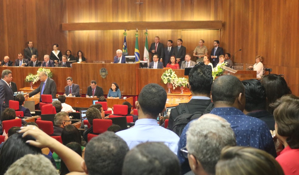 Eleição para mesa diretora e posse dos deputados lotou a Assembleia Legislativa do Piauí — Foto: Andrê Nascimento/ G1 PI
