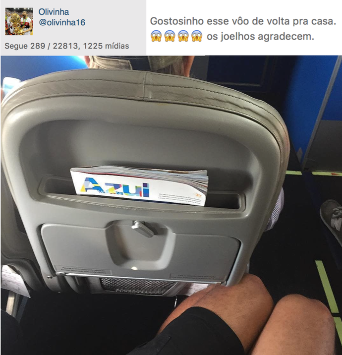 Com 2,03m, Olivinha passa sufoco no voo de volta e posta foto encolhido