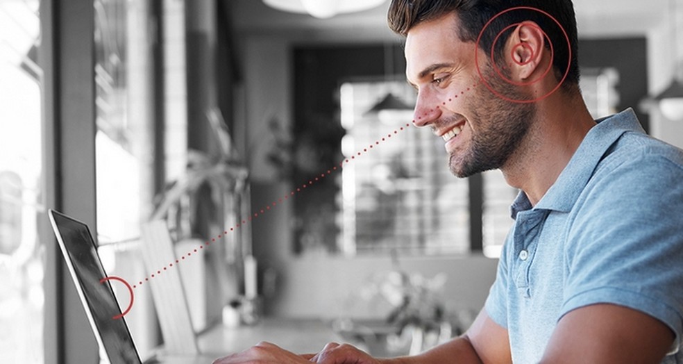 Tecnologia criada por startup israelense promete repdoduzir áudio no ouvido de um único usuário sem precisar de fones  (Foto: Divulgação/Noveto)