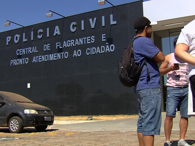 Jogadores e testemunhas foram encaminhados à Polícia Civil, em Goiânia, Goiás (Foto: Reprodução/TV Anhanguera)