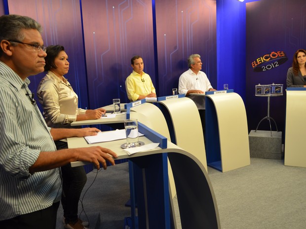 Candidatos participam de debate em Aracaju (Foto: Flávio Antunes/G1 SE)