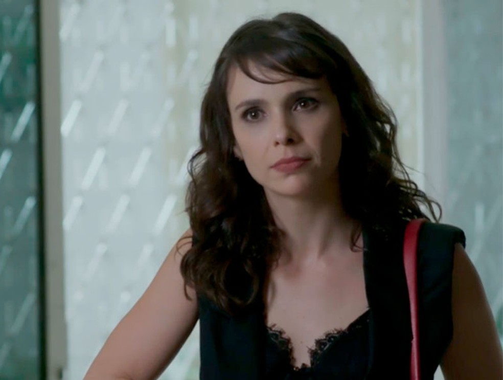 Em 'A Força do Querer', Irene (Débora Falabella) morre — Foto: Globo