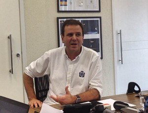 Prefeito promete ajuda à Ferj para liberar Maracanã ou Engenhão para fase final