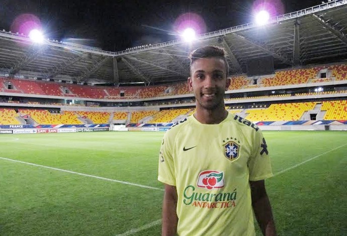 Paciente, Jorge encerra espera, se firma no Fla e mira Seleção principal