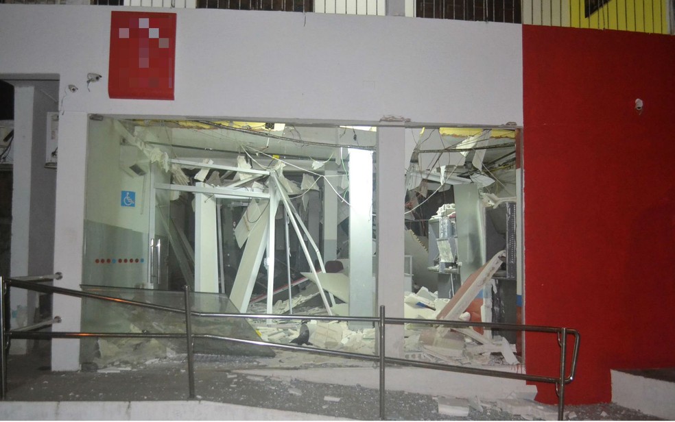 Ag&ecirc;ncia depois da explos&atilde;o (Foto: Berimbau Not&iacute;cias)