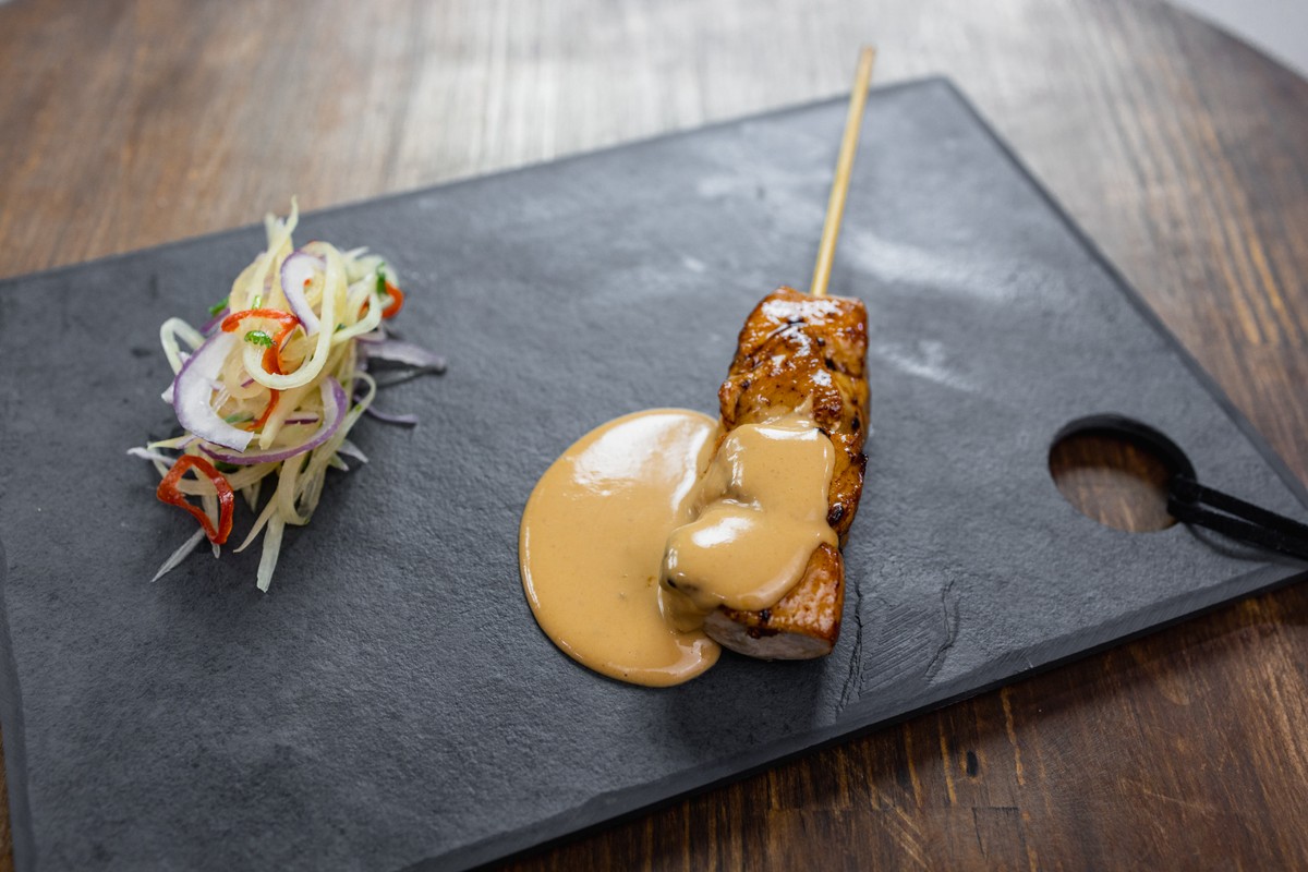 Espetinhos De Frango Satay E Salada De Mamao Verde Receitas