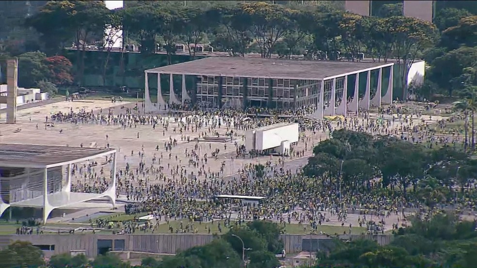 Bolsonaristas invadem Congresso, Planalto e STF — Foto: Reprodução