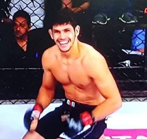 Temporada nos EUA é aposta de Leandro Gomes para crescer no MMA