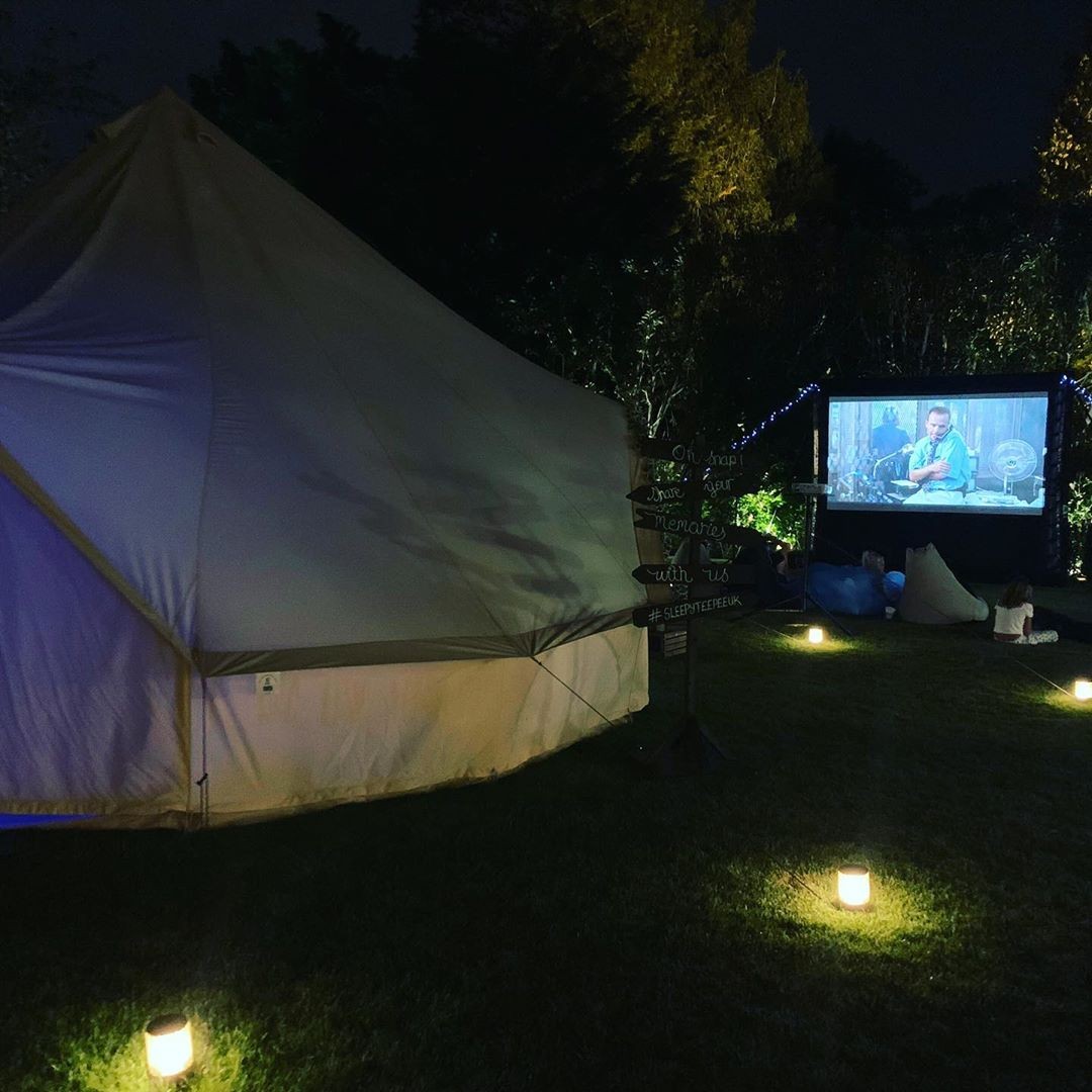 Emma Bunton mostra o acampamento no quintal de casa (Foto: Reprodução/Instagram)
