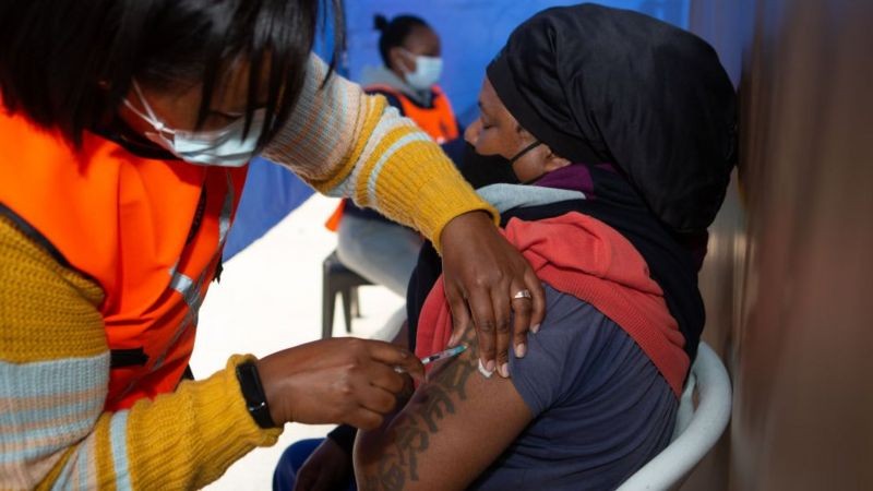 Apenas 7% dos africanos foram completamente vacinados contra covid (Foto: Getty Images via BBC News)