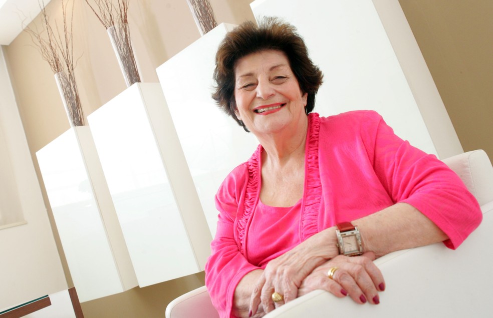 A autora Zibia Gasparetto durante entrevista na Editora Vida & Consciência na região do Ipiranga, zona sul da capital paulista. Foto de julho de 2010 — Foto: Werther Santana/Estadão Conteúdo/Arquivo