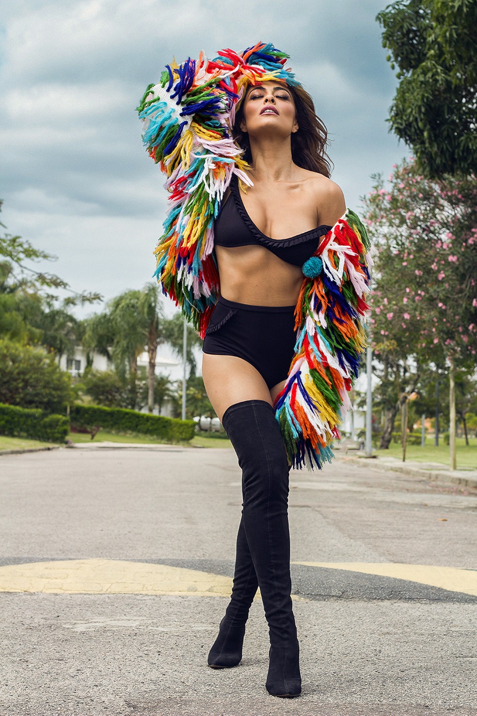 Musa, Rainha, Diva... mais o que mesmo que Juliana Paes é, @? (Foto: Sergio Baia / Divulgação)