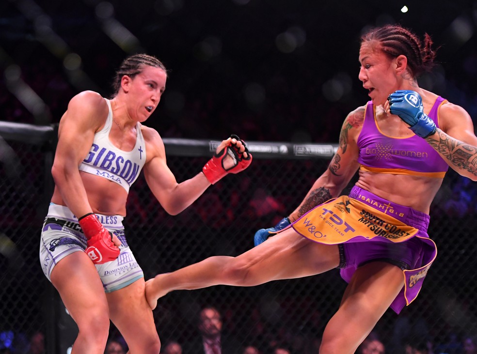 Cris Cyborg x Julia Budd - Bellator 238 — Foto: Getty Images