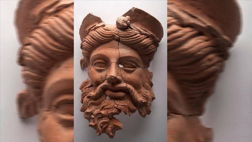 Máscara do deus grego Dionísio de 2400 anos é encontrada na Turquia (Foto: Reprodução/Anadolu Agency)