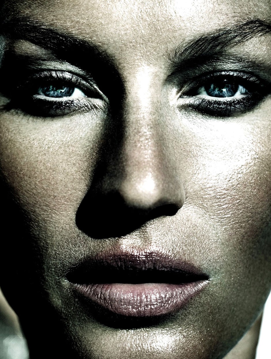 Descubra a quantidade ideal dos cosméticos  a ser usada (Gisele Bündchen clicada por Mario Testino para a Vogue Brasil de junho de 2014) (Foto: Arquivo Vogue)