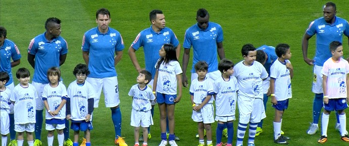 Pacotão do Cruzeiro: primeiro gol de meia, lesão de Joel e roupa nova