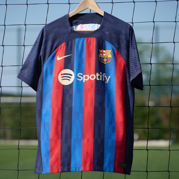 O novo uniforme do Barça para a temporada 2022/23 (Foto: Divulgação/Barcelona)