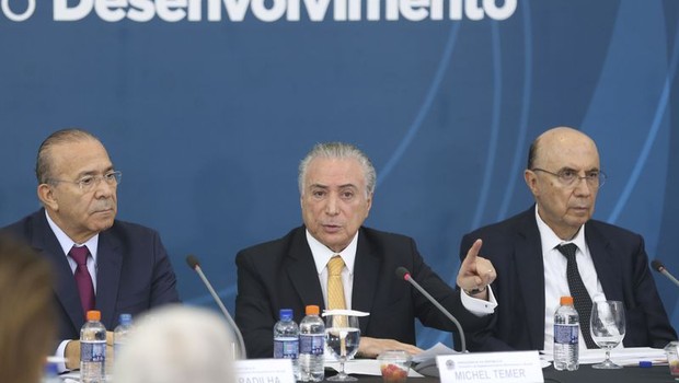  Presidente Michel Temer, Eliseu Padilha e Henrique Meirelles, durante reunião do Conselho de Desenvolvimento Econômico Social (CDES) (Foto: Antonio Cruz/Agência Brasil)