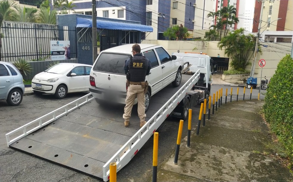 Mandados de busca e apreensão foram cumpridos em endereços de investigados em Salvador e em São Paulo — Foto: Divulgação/PRF